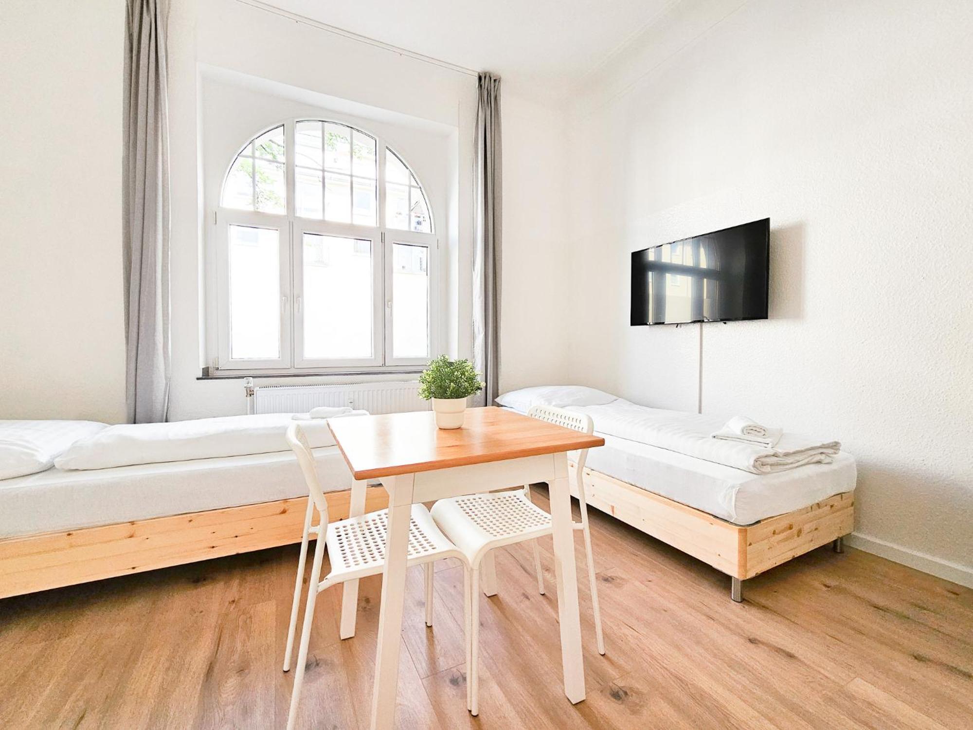 Raj Living - Studio Wohnungen - 15 Min Zur Messe Dus Düsseldorf Dış mekan fotoğraf