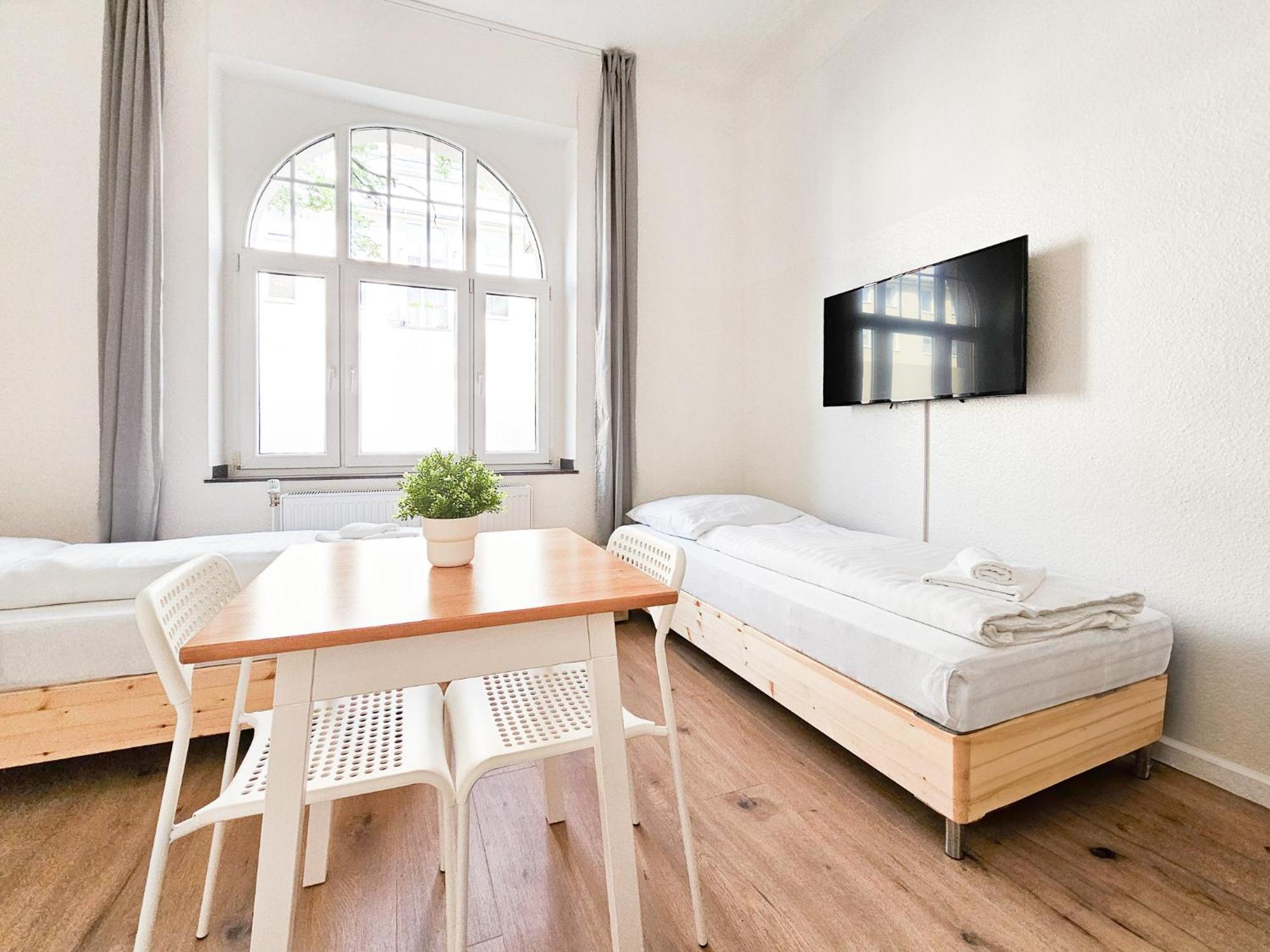 Raj Living - Studio Wohnungen - 15 Min Zur Messe Dus Düsseldorf Dış mekan fotoğraf