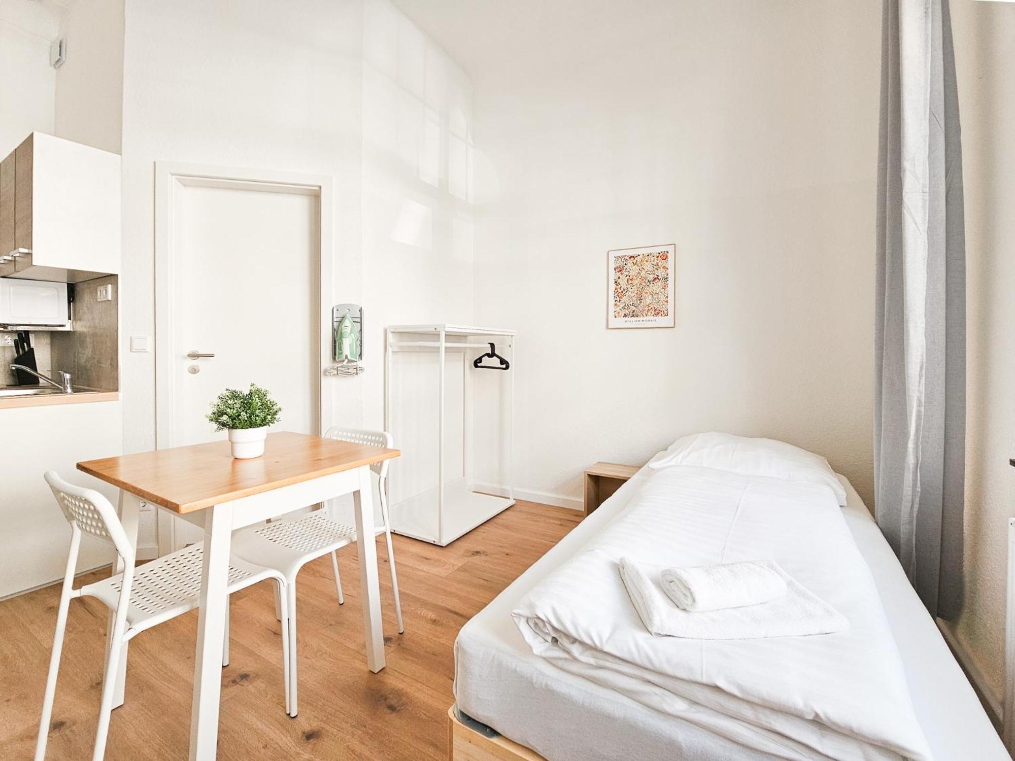 Raj Living - Studio Wohnungen - 15 Min Zur Messe Dus Düsseldorf Dış mekan fotoğraf